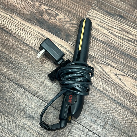 CHI Other - CHI Global Beauty 1 Inch Ceramic Flat Iron